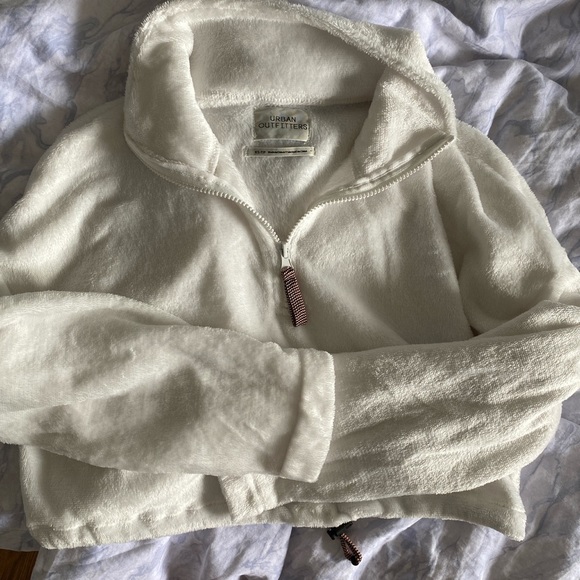 urban outfitters cropped sweater! - Picture 4 of 4